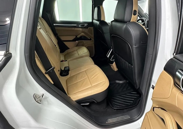 Porsche Cayenne cena 105500 przebieg: 188100, rok produkcji 2014 z Białystok małe 497